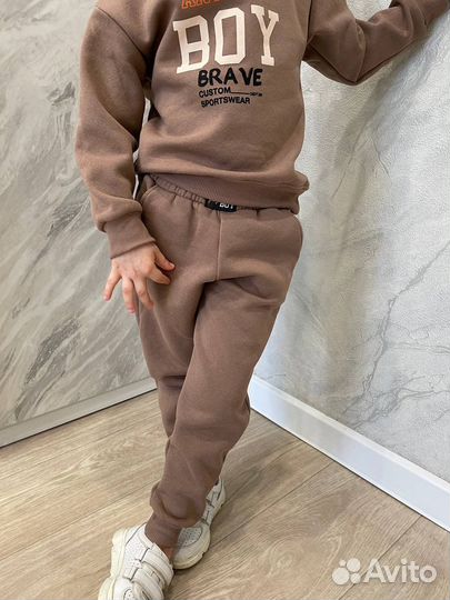 Костюм тройка новый