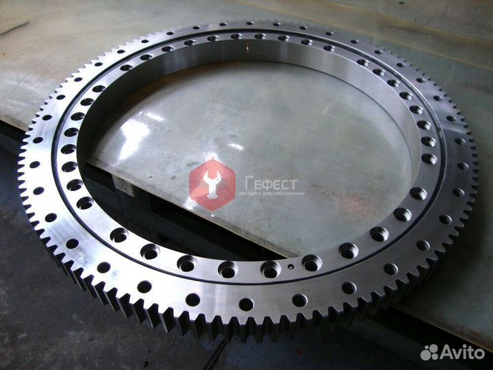 Опорно-поворотный круг Komatsu PC200-8