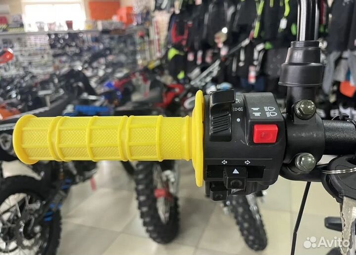 Мотоцикл GR2 Pro 300 (вод.охл.ZS174MN) 21/18 (2022