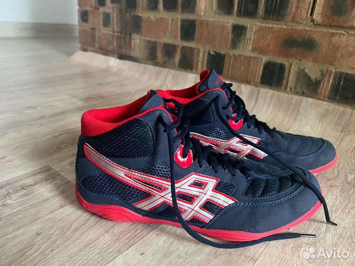 Продаю борцовки новые 42 размер качества хорошие