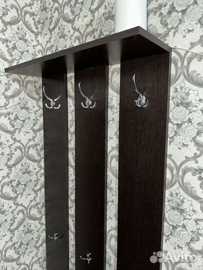 Вешалка настенная