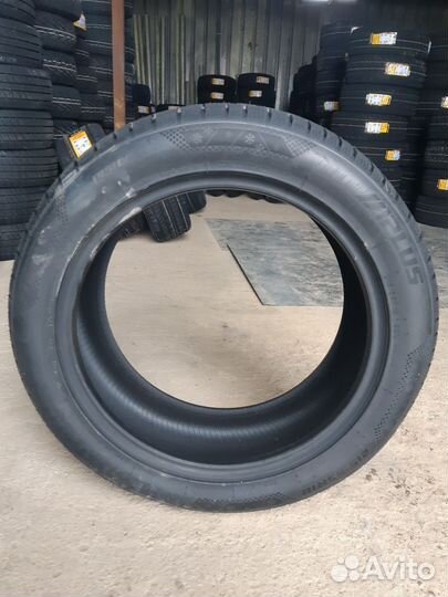 Aplus A702 215/55 R18 99V
