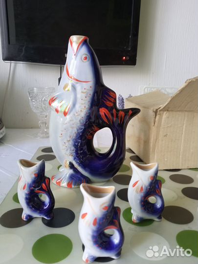 Набор графин и 6 рюмок рыбок