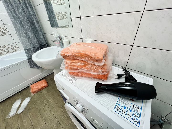 2-к. квартира, 80 м², 3/17 эт.