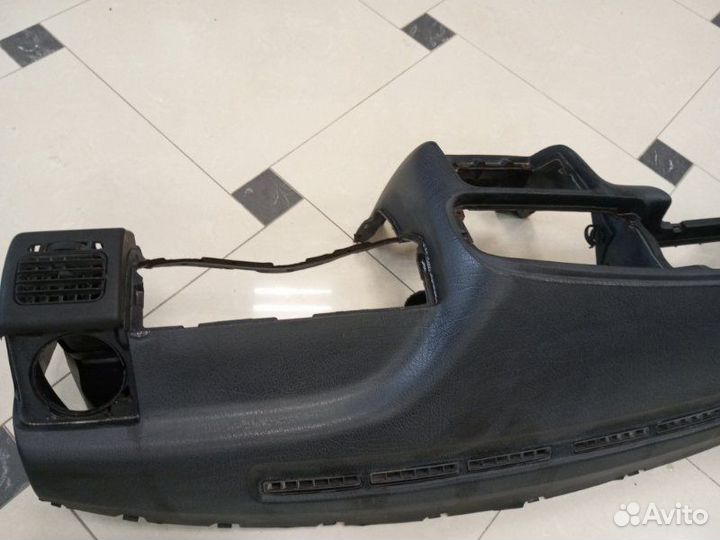 Торпедо Volkswagen Vento седан ABU 1993