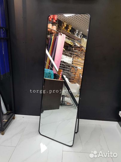 Гримерное зеркало с лампочками