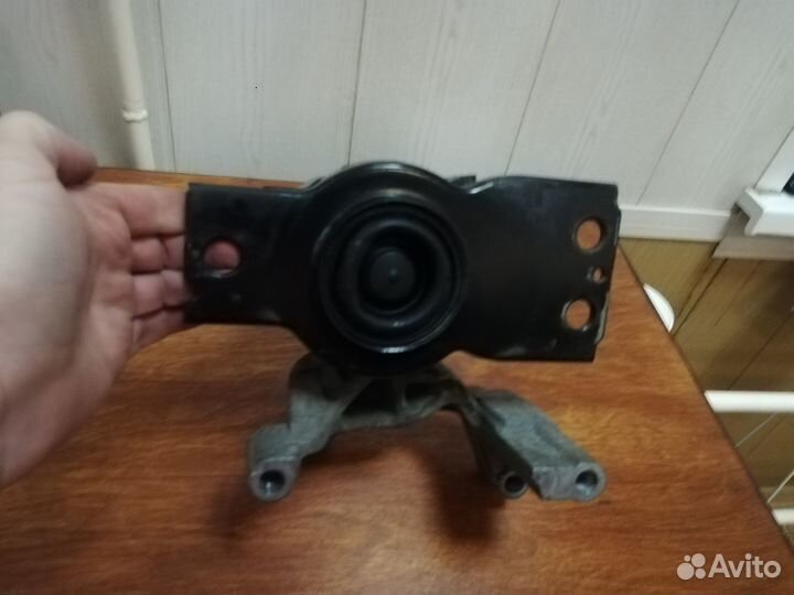 Подушка двигателя правая nissan x-trail t31