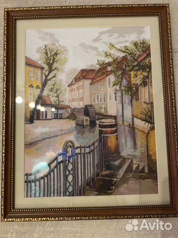 Картина вышитая крестом в рамке