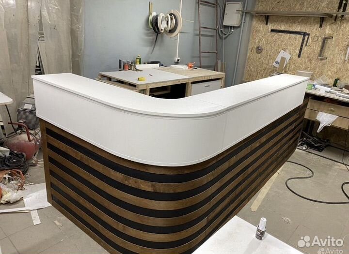 Барные стойки,стойки ресепшн