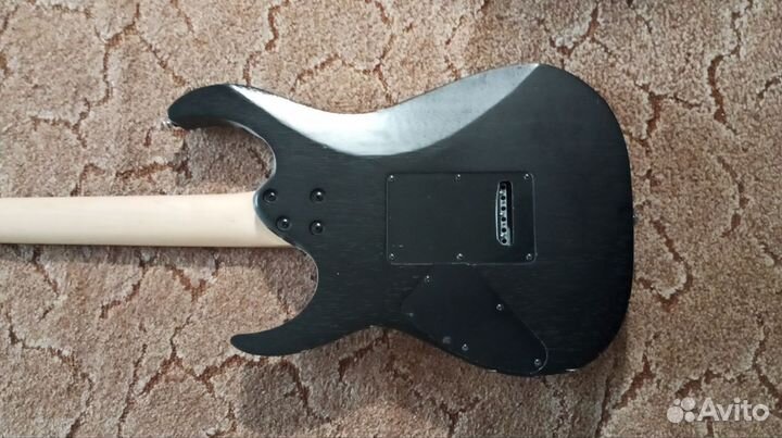 Электрогитара