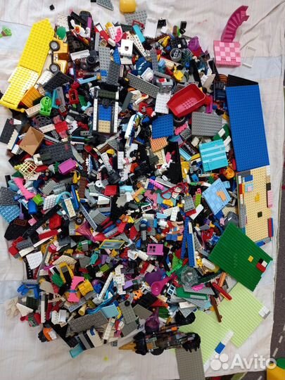 Lego детали россыпью много)