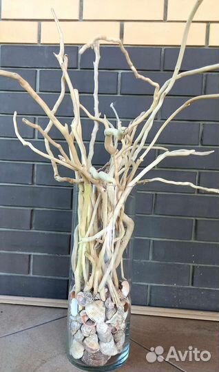 Композиция из морских палочек и ракушек