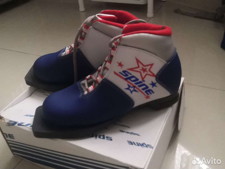 Лыжные ботинки 33