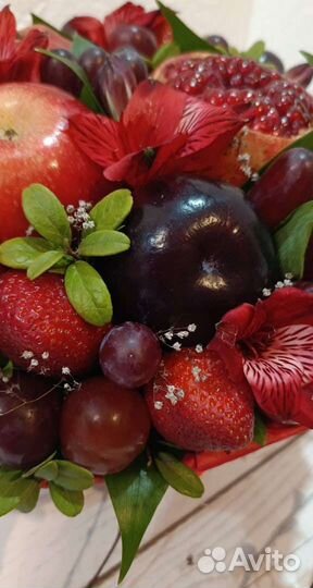 Фруктовый букет с гранатом