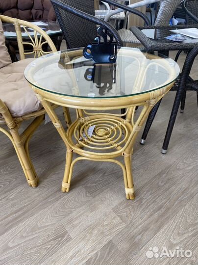 Стол с 2 креслами