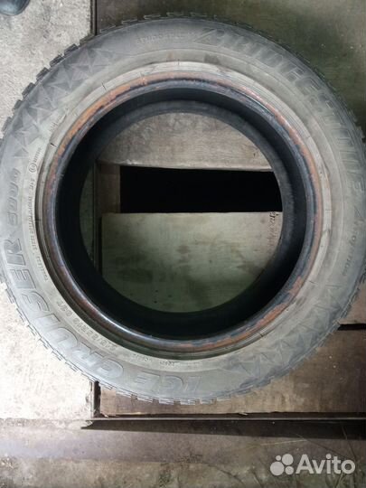 Bridgestone Ice Cruiser 5000 215/55 R16 93T
