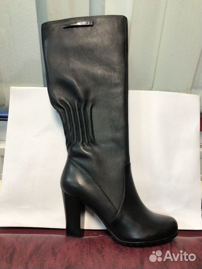 Сапоги женские натуральная кожа демис 39 р
