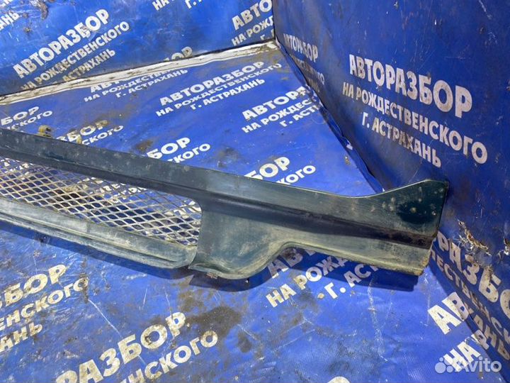 Решетка радиатора Mitsubishi Pajero 2 внедорожник