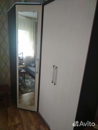 Угловой шкаф