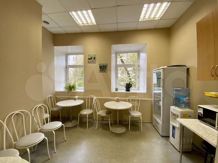 Здание, ПСН, Особняк 879 м² + парковка