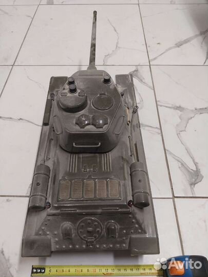 Танк сувенирный