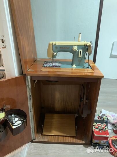 Швейная машина Чайка