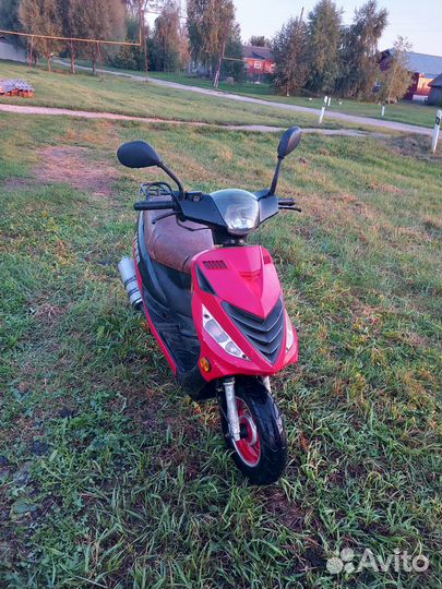 Продаю скутер производство китай