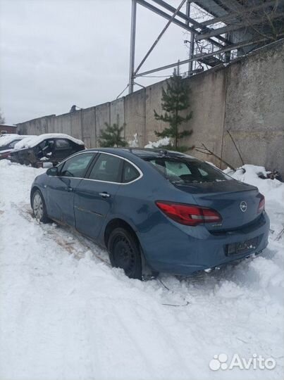 Зеркало заднего вида Opel Astra J A16XER 2013