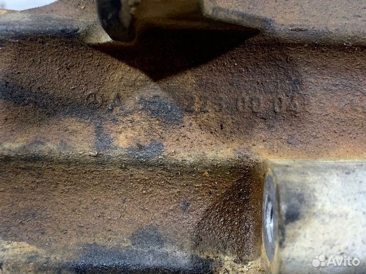 Кронштейн опоры двигателя левый Mercedes W212