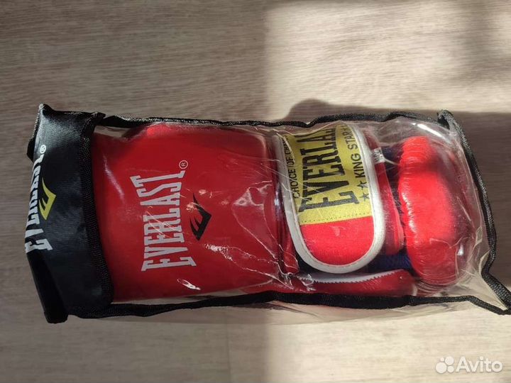 Боксёрские перчатки