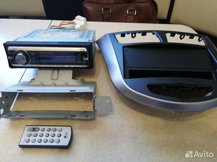 Рамка магнитолы Hyundai Solaris + магнитола