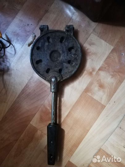 Чугунный утюг, Бидон, орешница