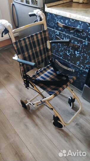 Кресло-каталка складное для инвалидов и пожилых
