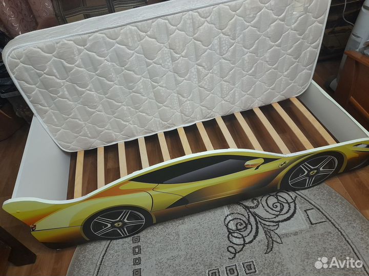 Кровать-машинка