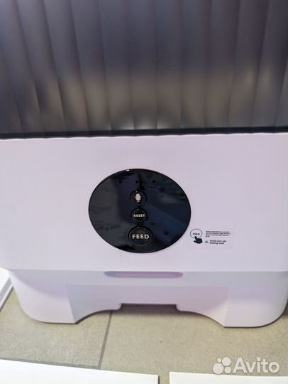 Автоматическая кормушка для кошек и собак