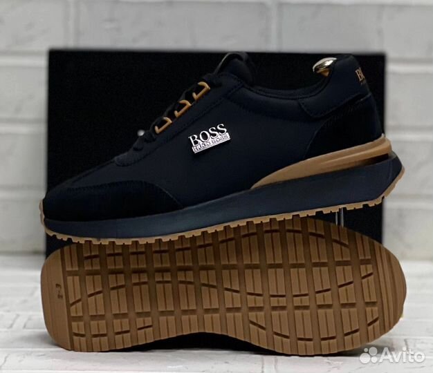 Кроссовки Boss эргономичные