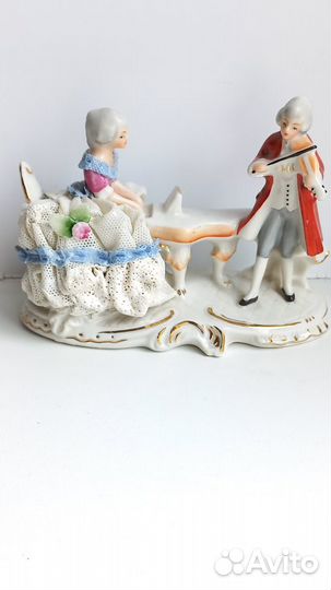 Фарфоровая статуэтка