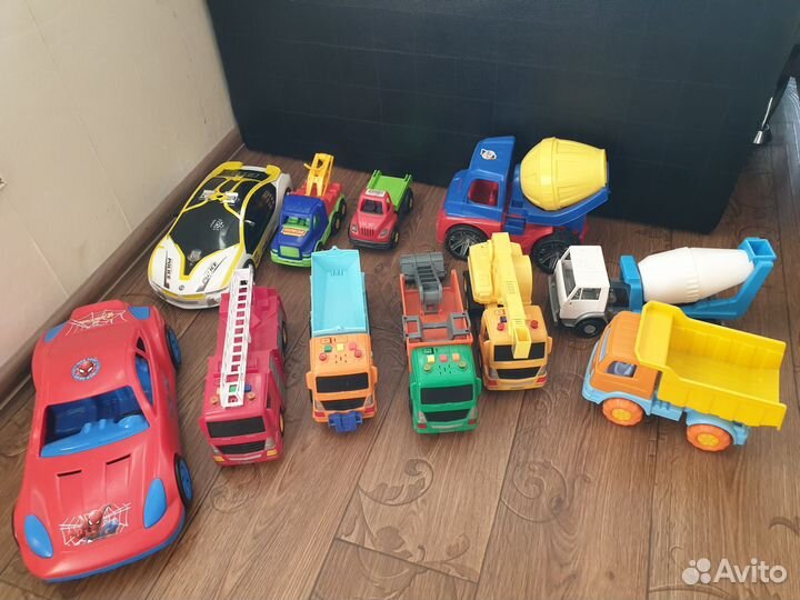 Разные машинки для мальчика