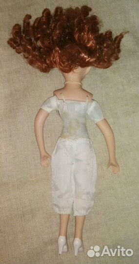 Кукла фарфорвая