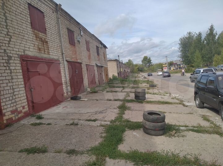 Гараж, > 30 м²