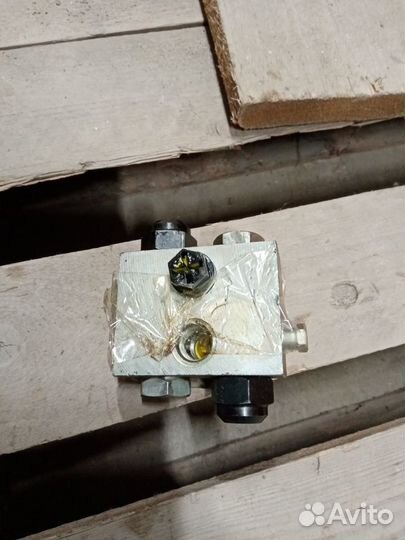 Запчасти Амкодор Блок клапанов 732.46.10.210