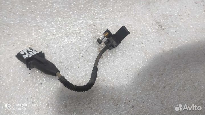 Датчик положения коленвала Opel Astra h