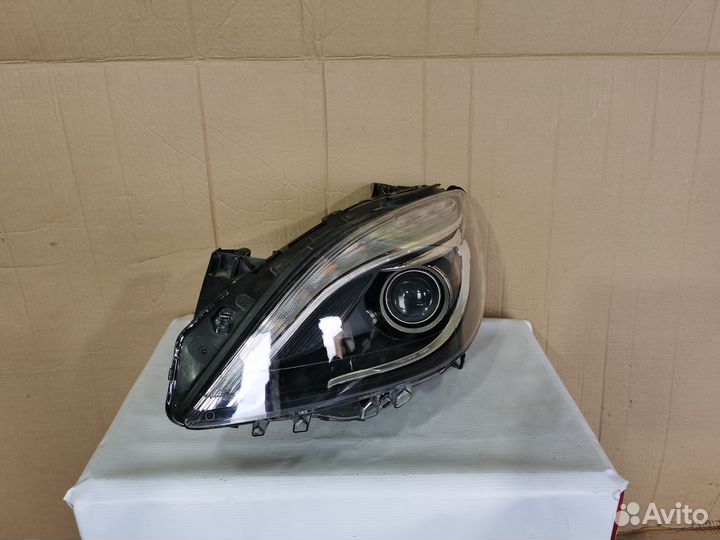 Mercedes W246 B-Klasse фара левая передняя ксенон