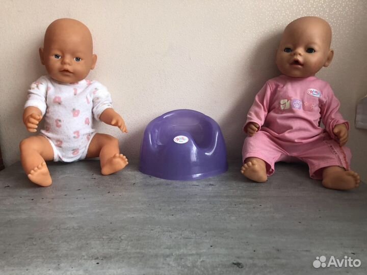 Куклы и кроватка