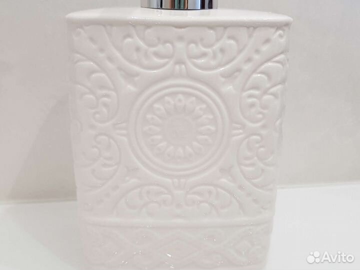 Дозатор для мыла керамический новый в подарочной