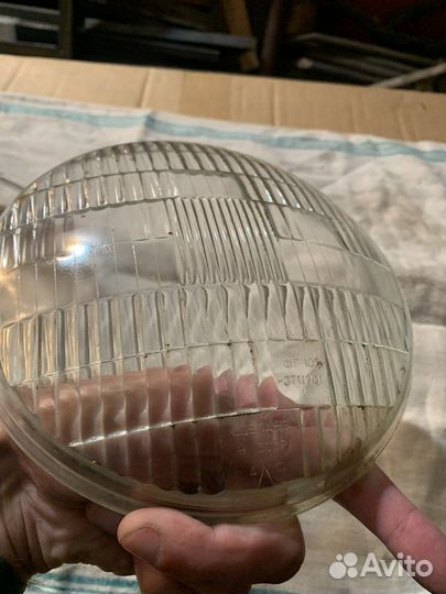 Стекло фар Волга 24