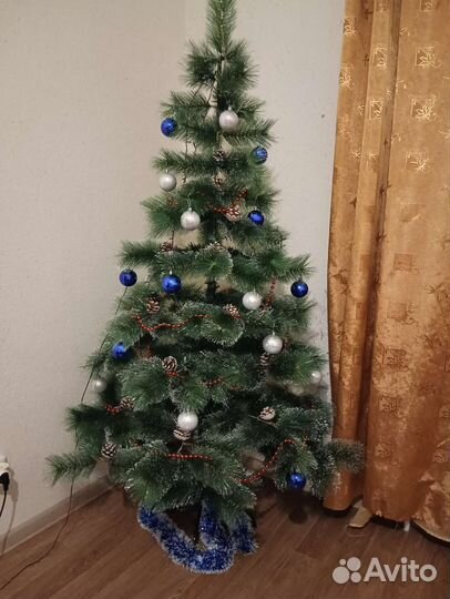 Елка искуственная