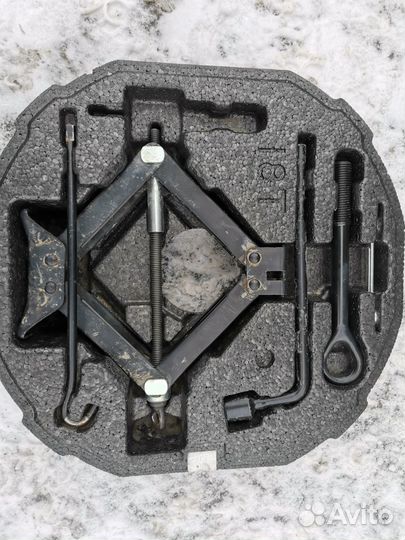 Инструментальный ящик kia 09149-j5200