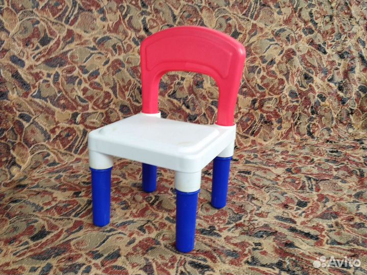 Стульчик кукольный