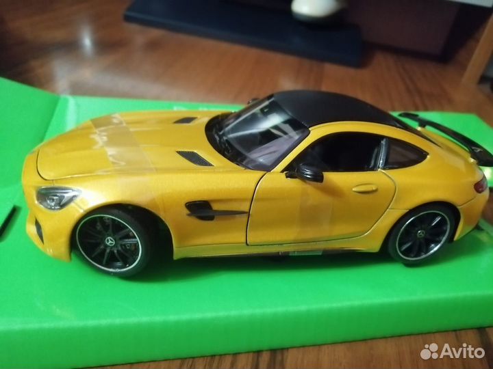 Масштабная модель Mercedes-AMG GT R (С190) 2017г
